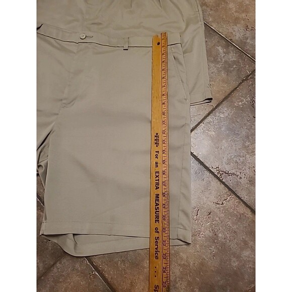 Roundtree & Yorke Performance Shorts 2 Pairs Mens 46B Khaki Work Play Golf Big - Picture 3 of 8